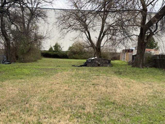 2736 Cedardale Road - Photo 1