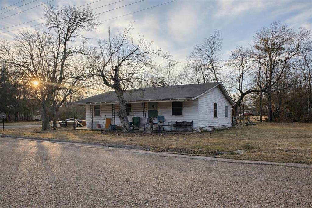 411 Leon Street - Photo 1