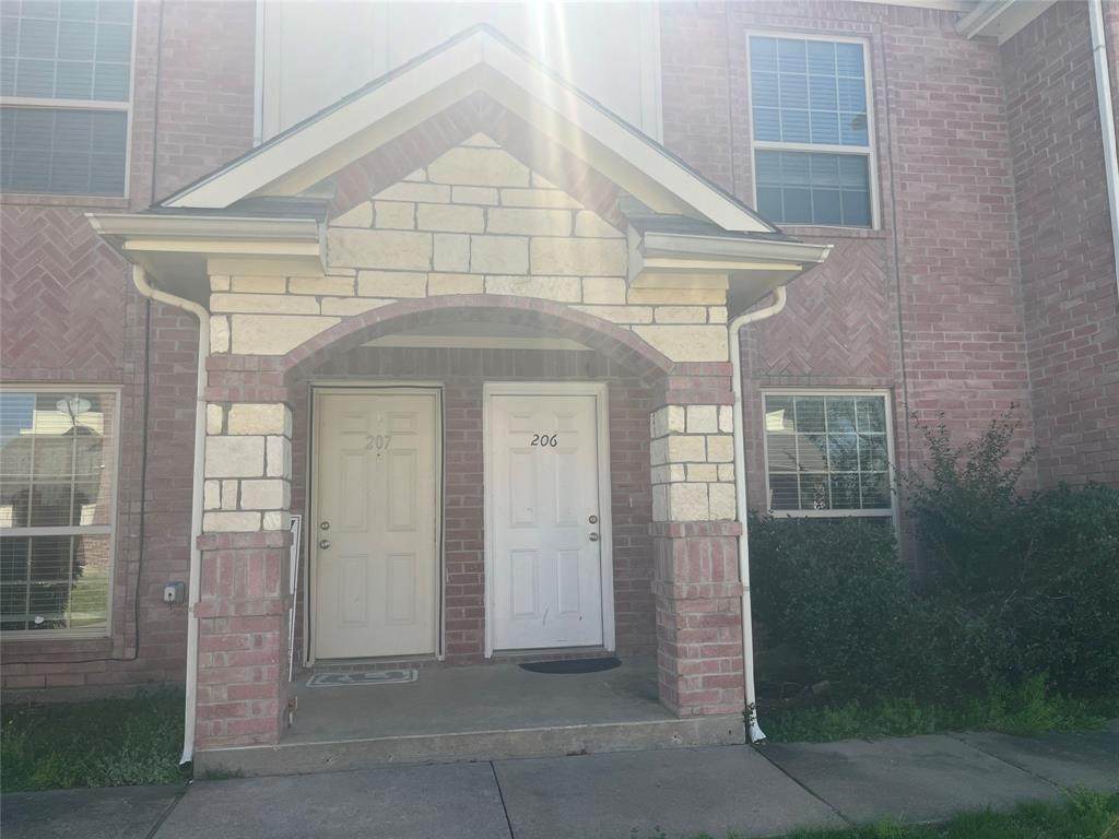 213 Magnolia Street - Photo 1