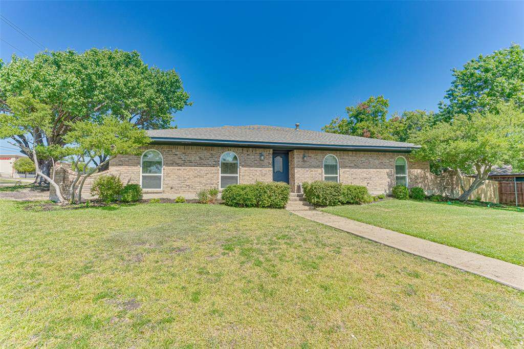 1301 Iroquois Drive - Photo 1