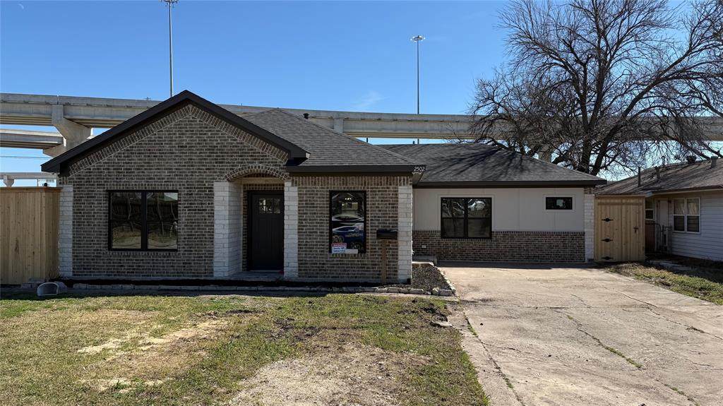 2502 Rosewood Drive - Photo 1