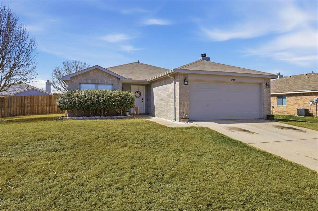 205 Comanche Trail - Photo 1