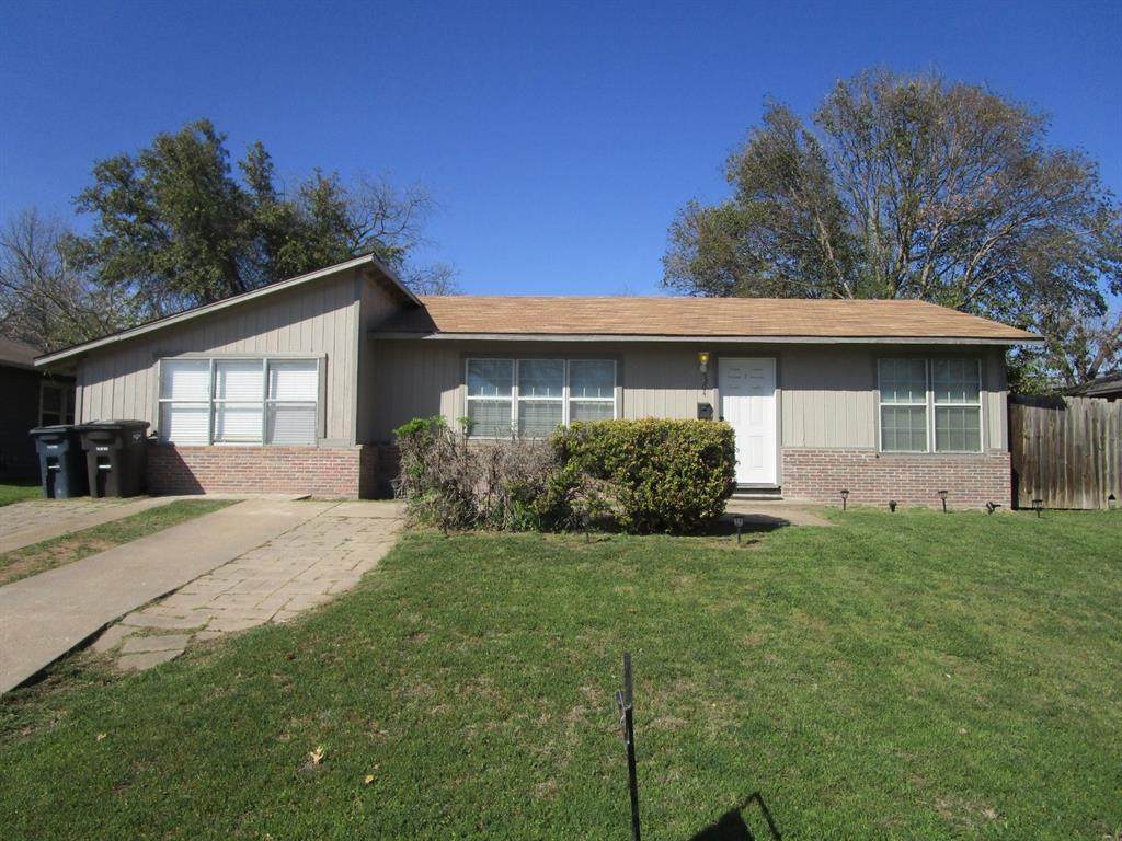 5204 Curzon Avenue - Photo 1