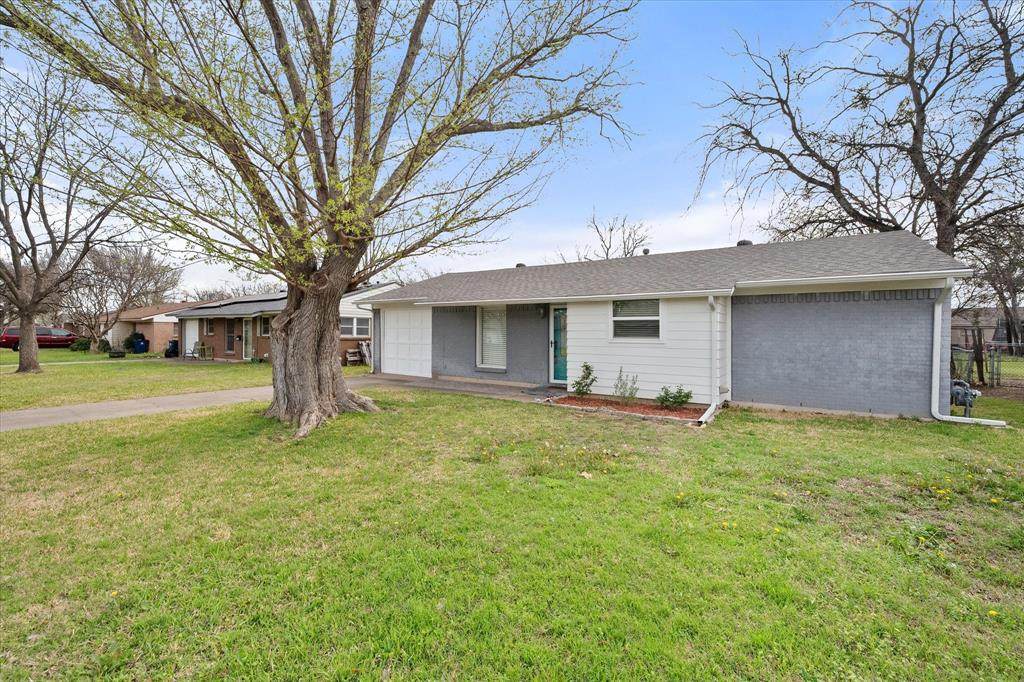 729 Sunnybrook Drive - Photo 1