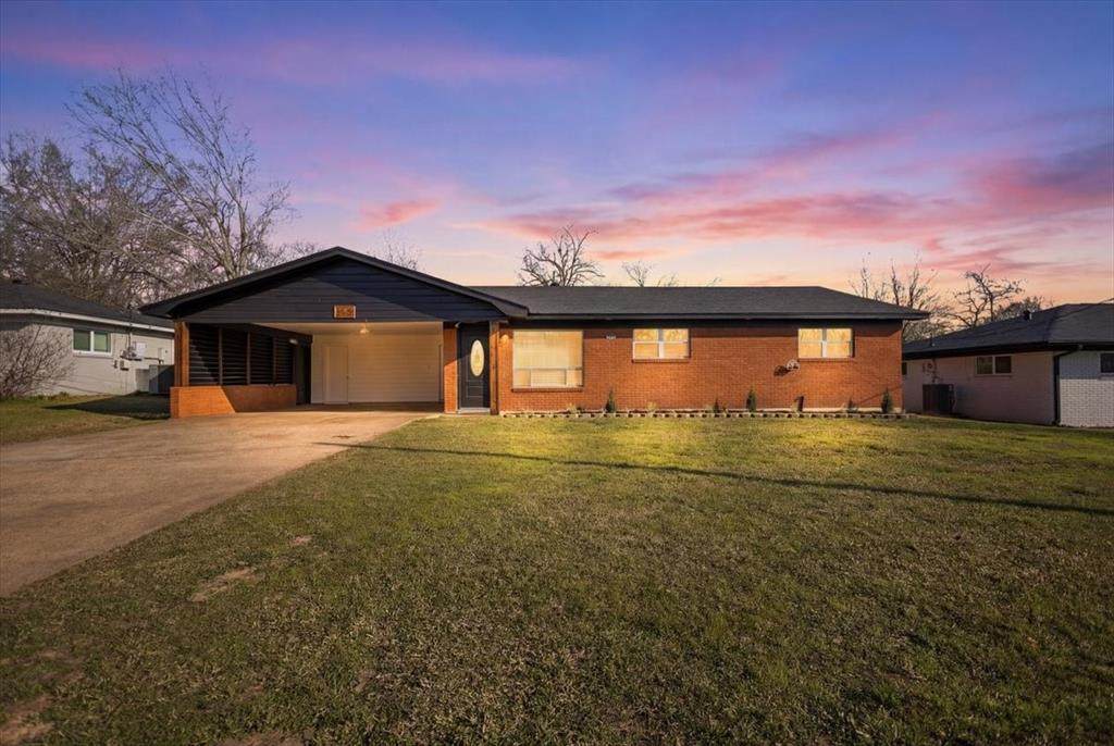 213 Southview Drive - Photo 1