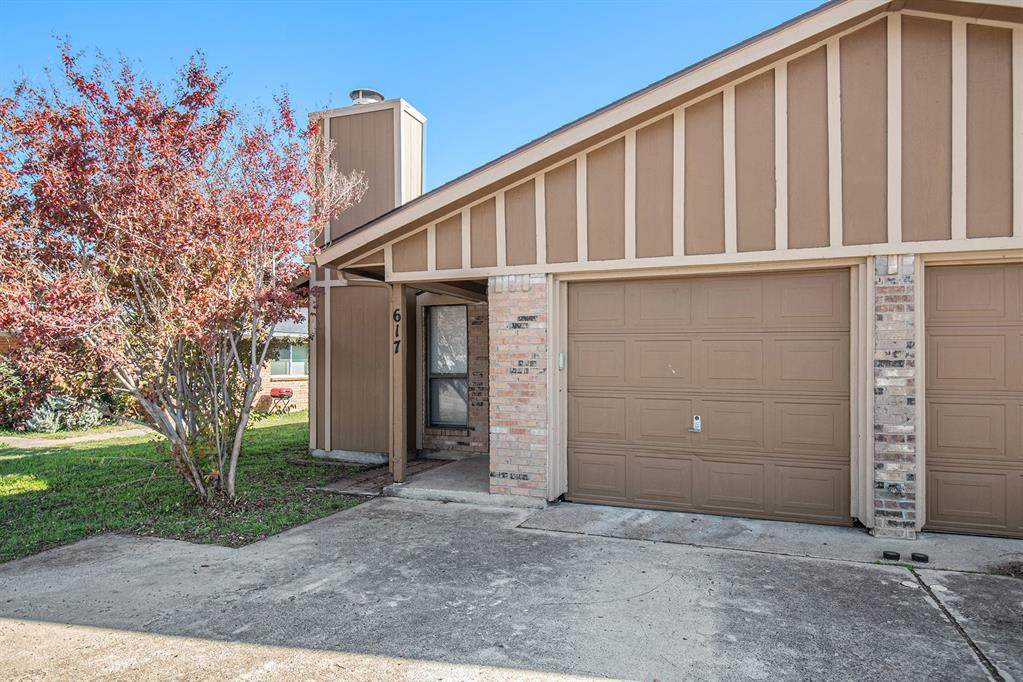 617 Las Vegas Trail - Photo 1