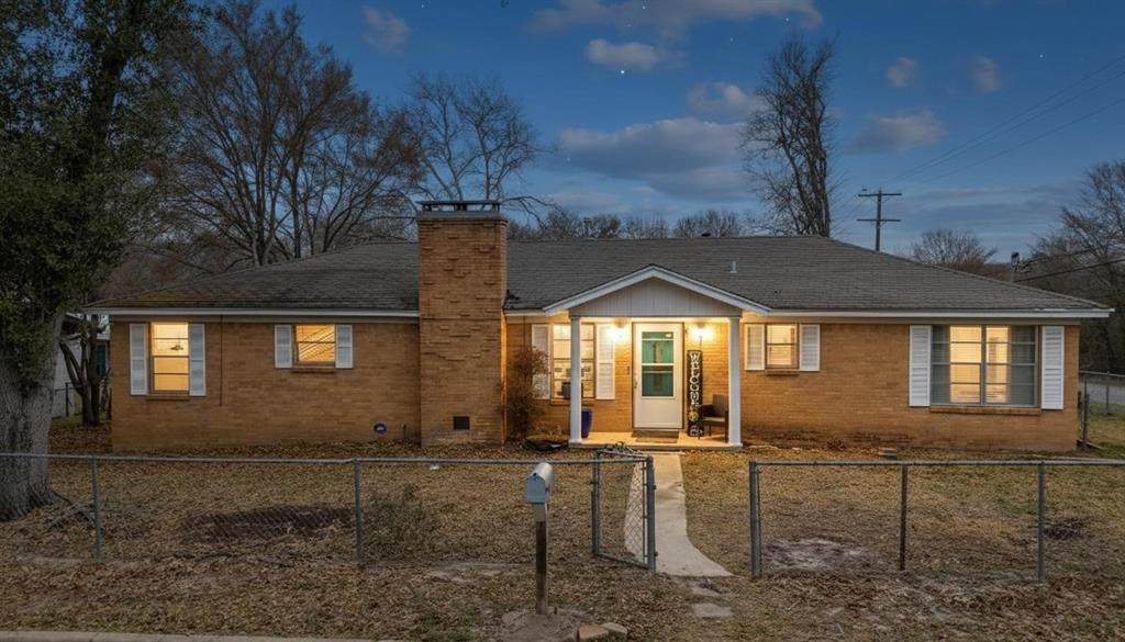 700 Powderhorn Drive - Photo 1