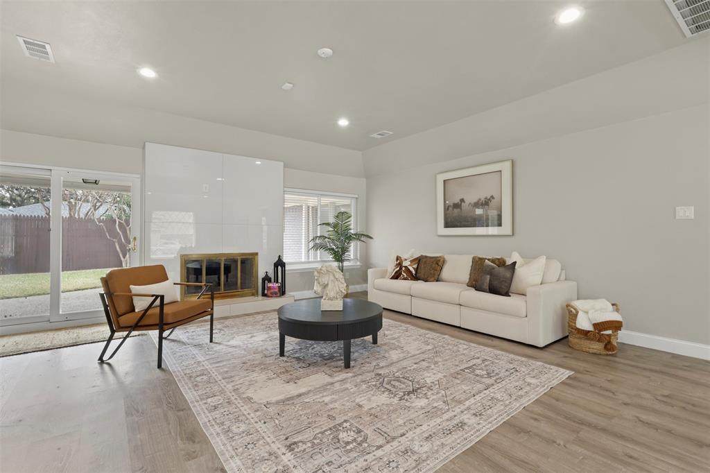 6350 Glennox Lane - Photo 1