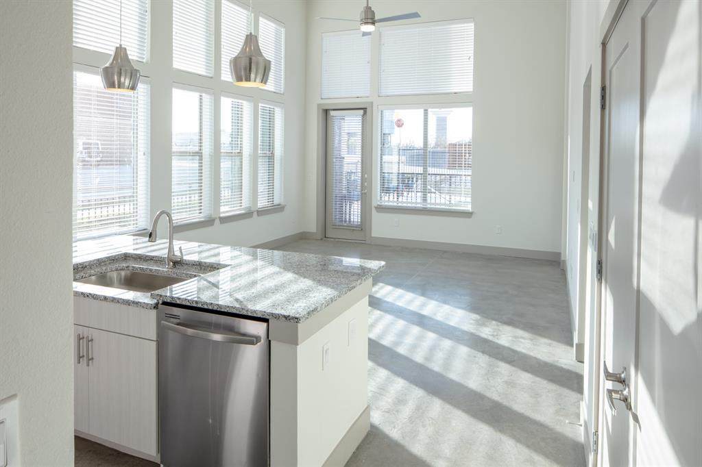 601 Oak Street - Photo 1