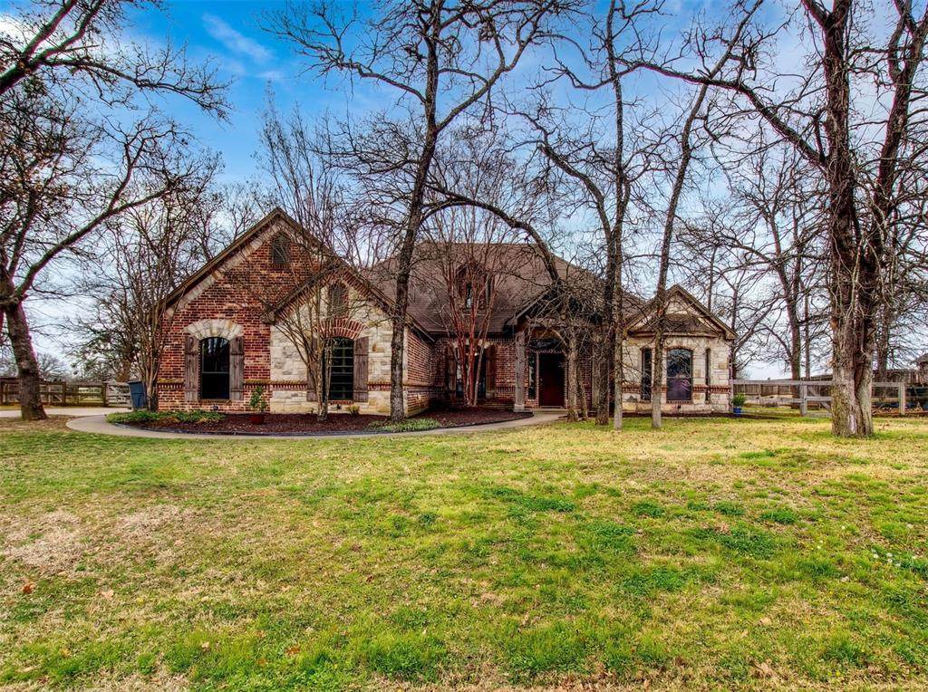 202 Woodland Drive - Photo 1