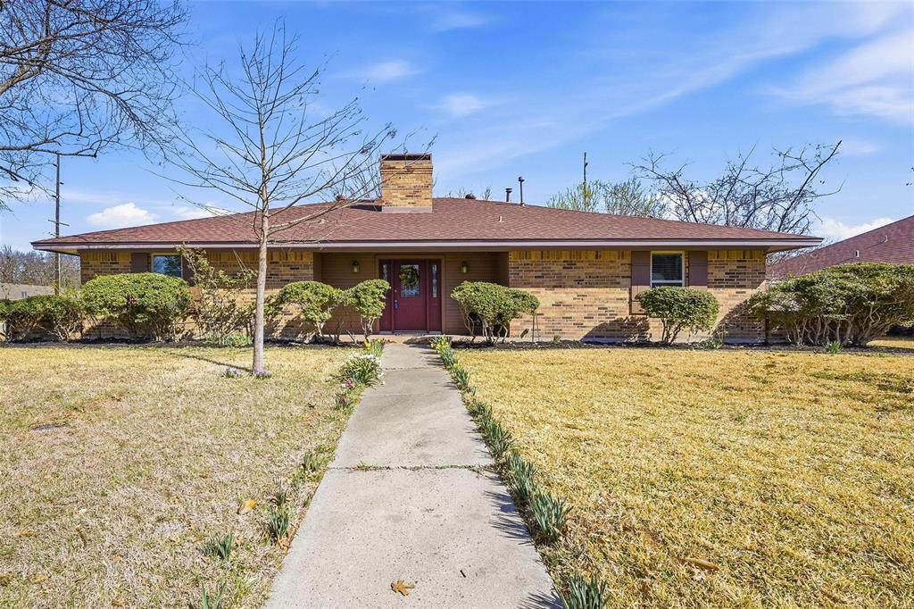 3224 Nottingham Drive - Photo 1