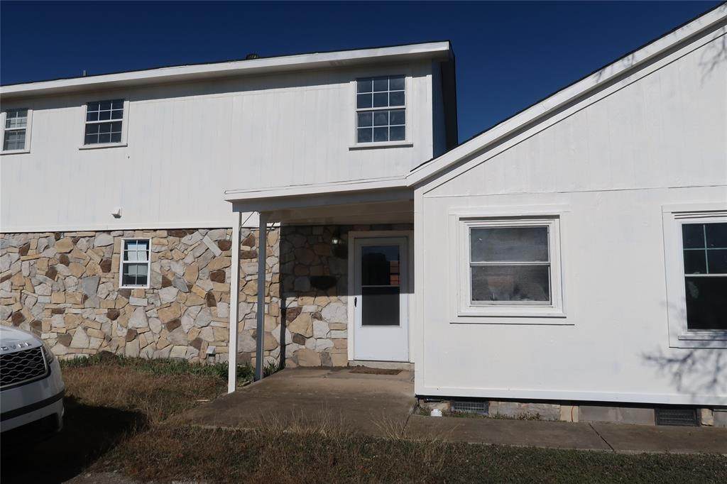 406 Denny Street - Photo 1