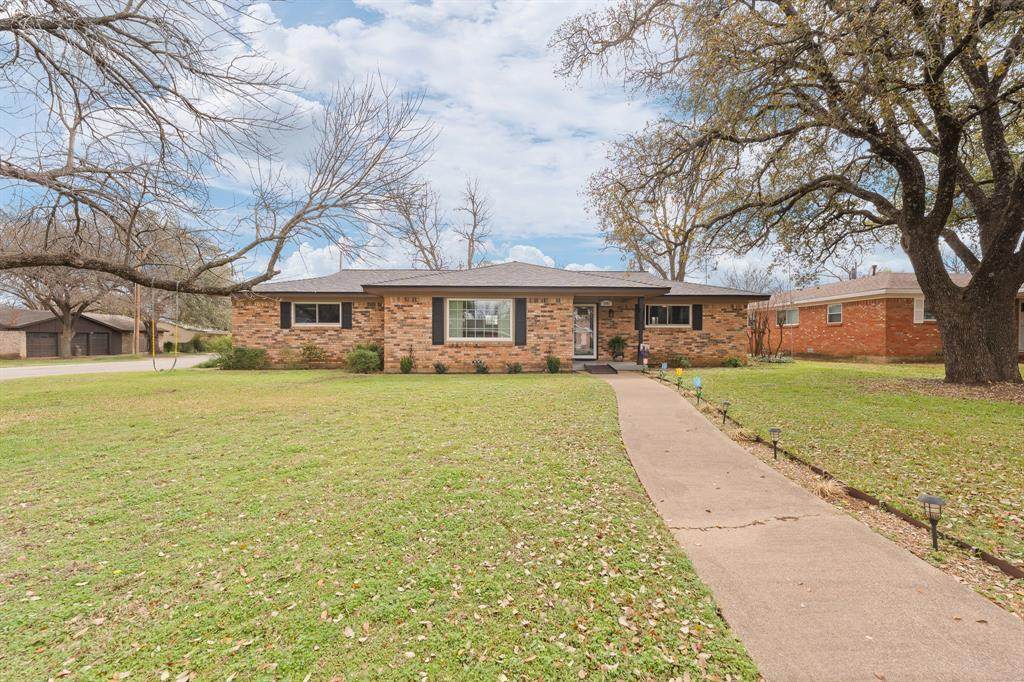 1001 Princeton Place - Photo 1