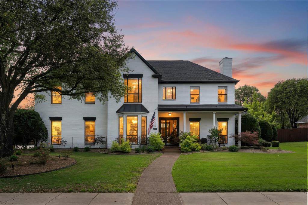 1107 Travis Court - Photo 1