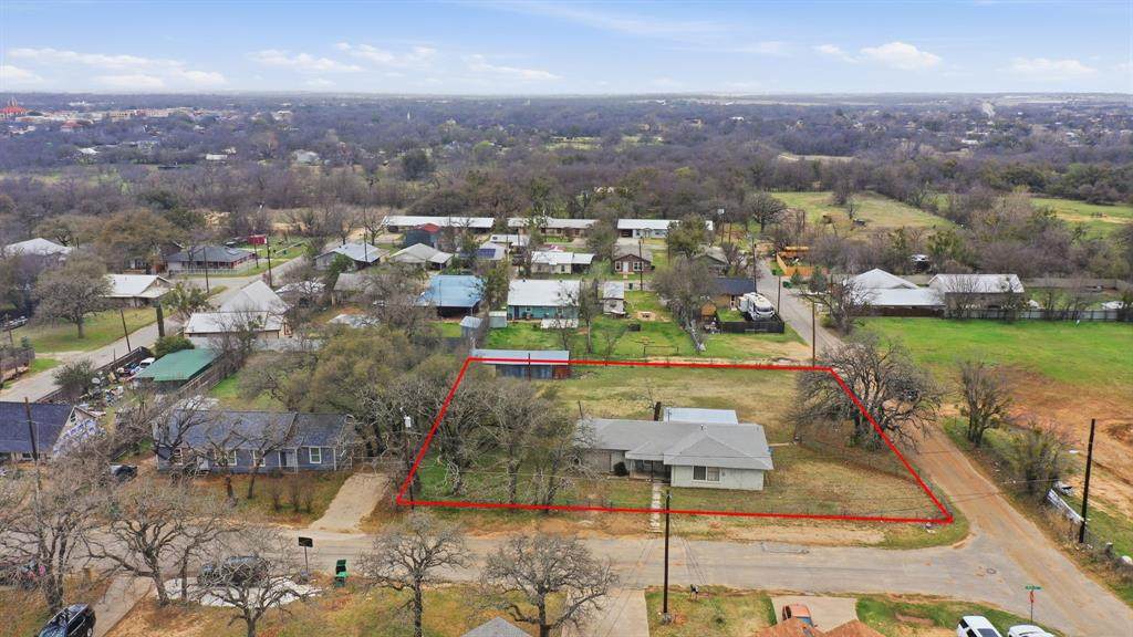 609 Broadway Street - Photo 1