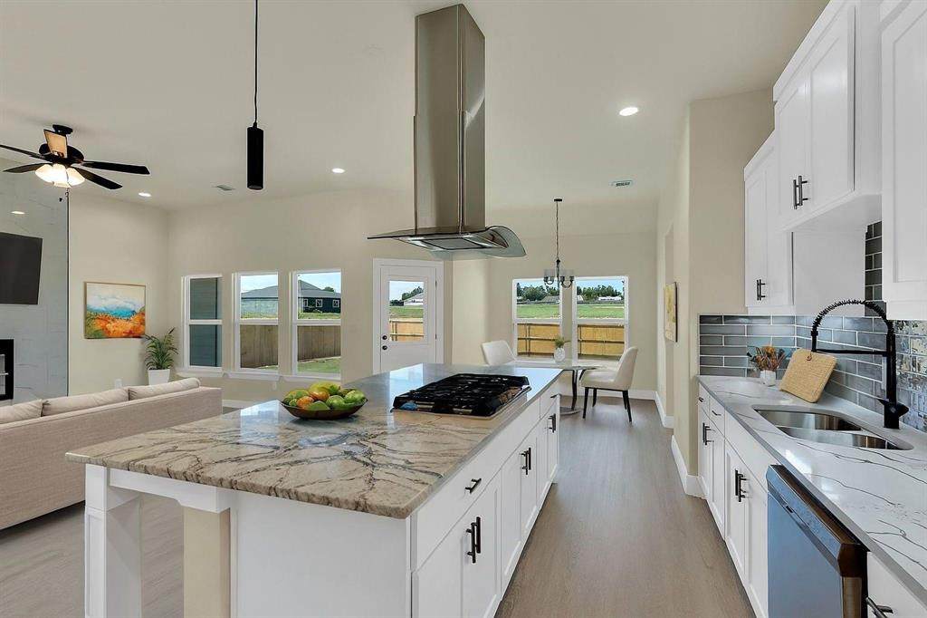 530 Lamar Street - Photo 1
