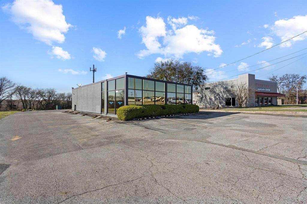 4020 Texoma Parkway - Photo 1