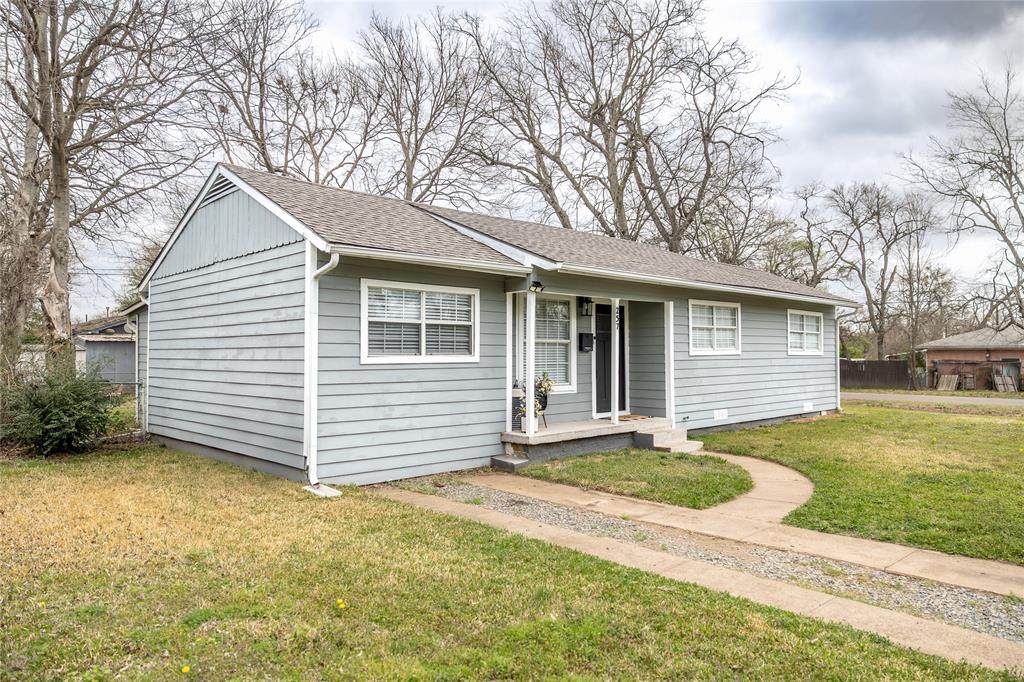 257 Graham Avenue - Photo 1
