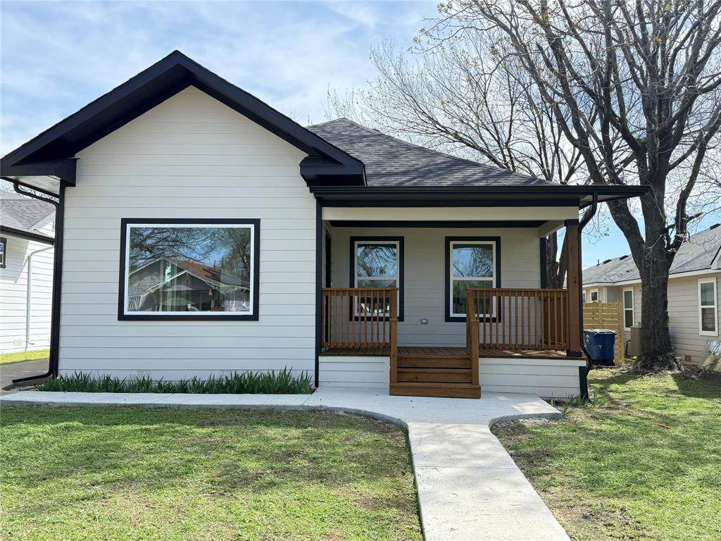 920 Montreal Avenue - Photo 1