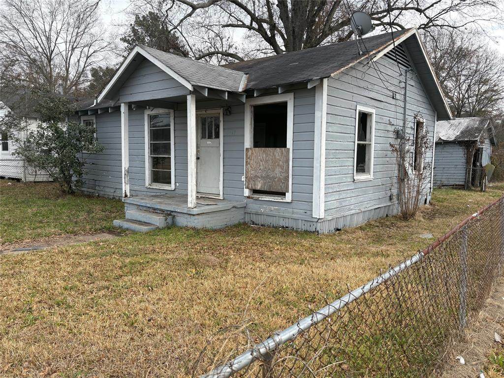 3419 70th Street - Photo 1