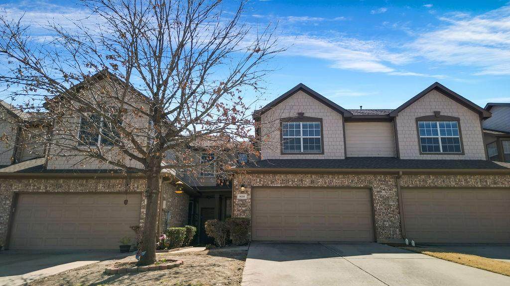908 Englewood Lane - Photo 1