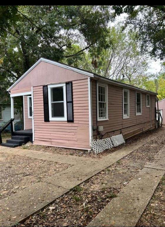 2233 Queens Highway - Photo 1