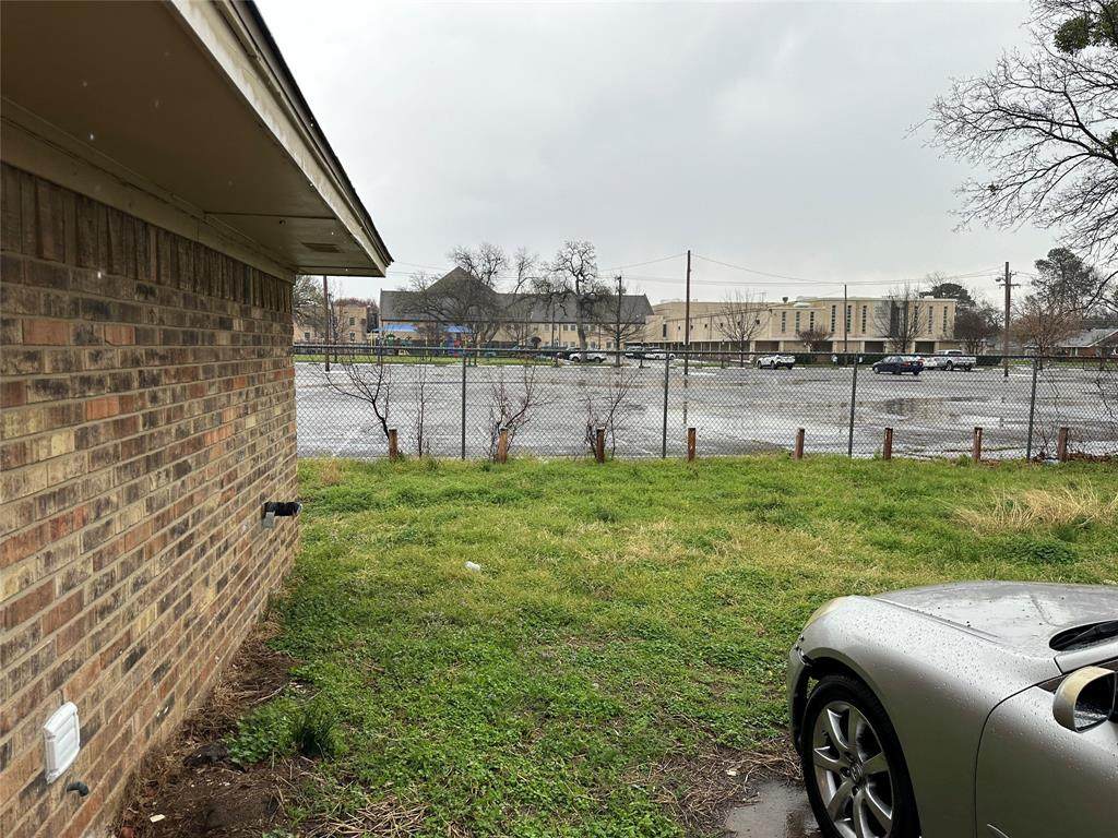 210 4th Street - Photo 1