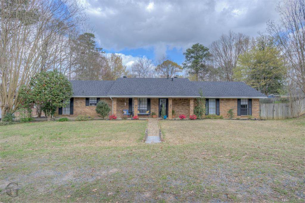 306 Tanglewood Drive - Photo 1