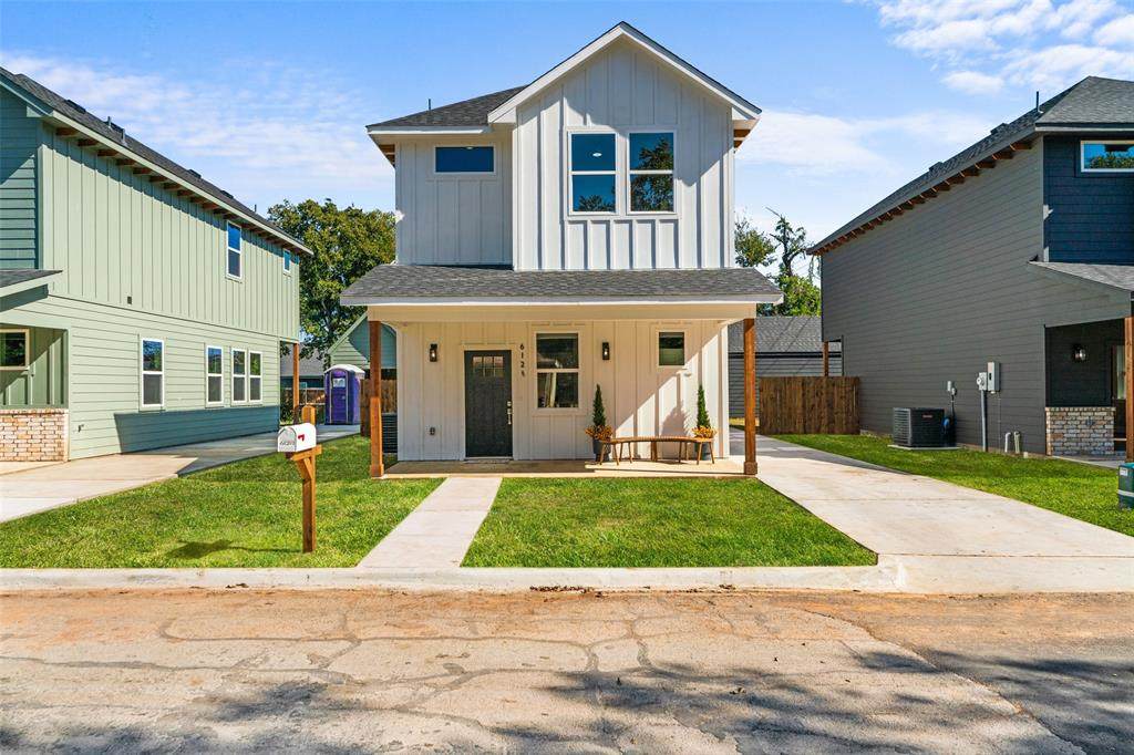 612 1/2 Robinson Street - Photo 1
