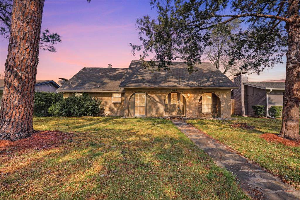 5209 Daytona Drive - Photo 1