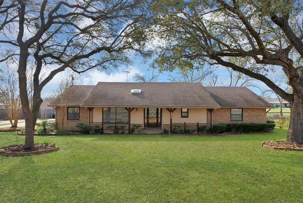 405 Shadowwood Trail - Photo 1
