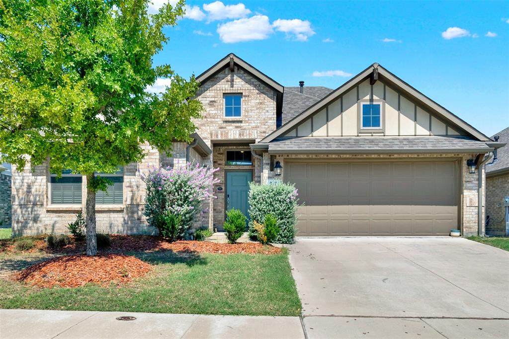 817 Amy Boulevard - Photo 1
