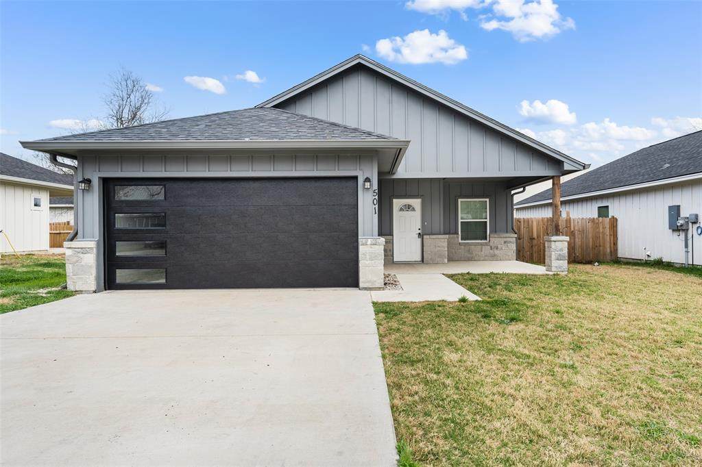 501 Avenue A - Photo 1