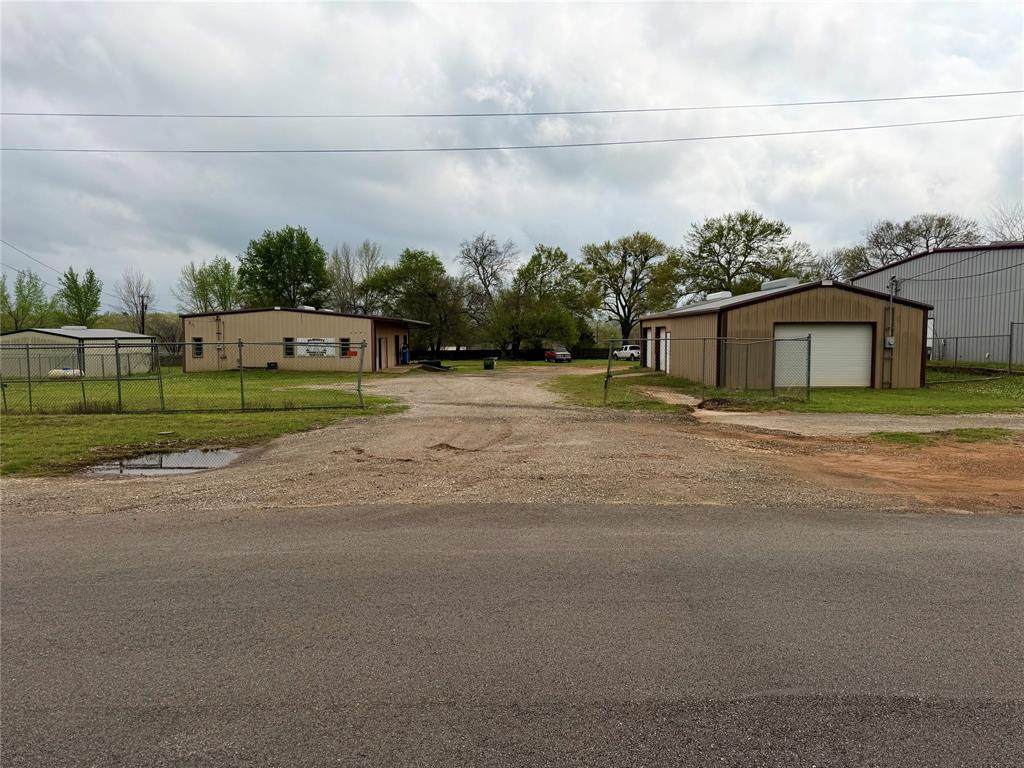 2000 Murchison St - Photo 1