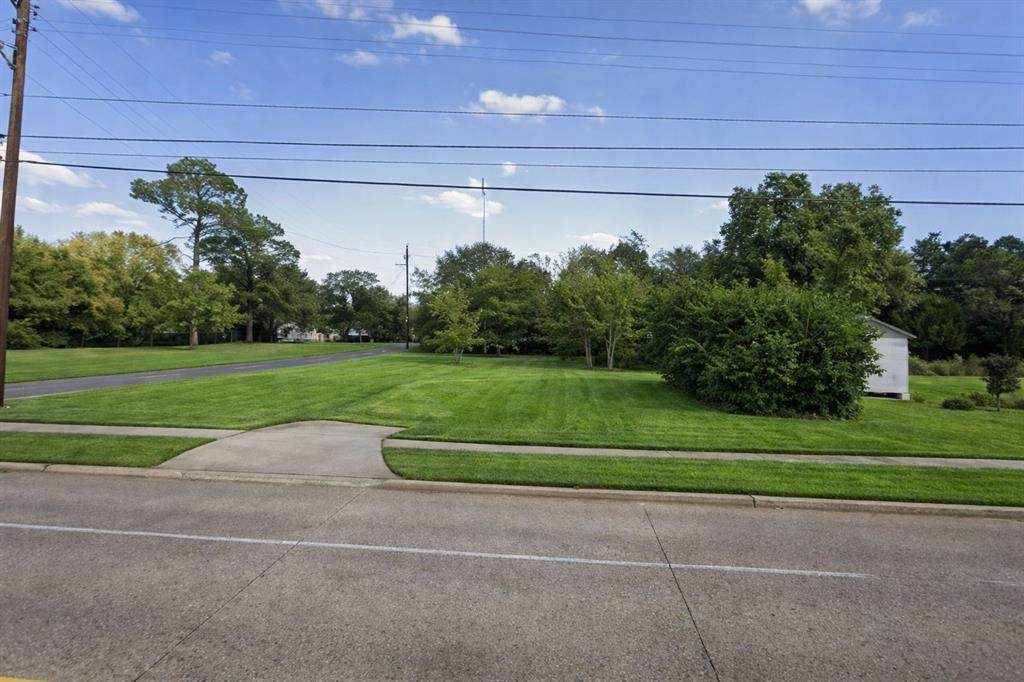 4407 Broadway Avenue - Photo 1