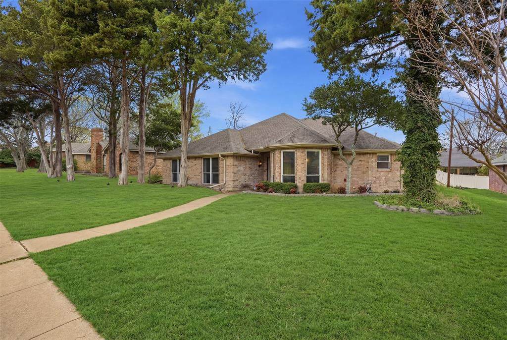 411 Whispering Hills Drive - Photo 1