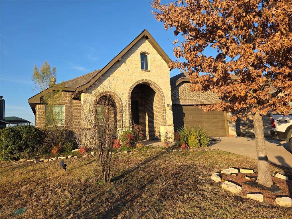 225 Dakota Drive - Photo 1