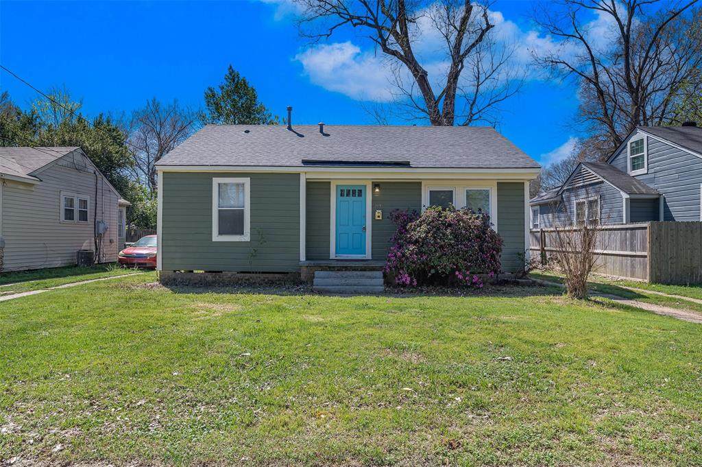 219 Slattery Boulevard - Photo 1