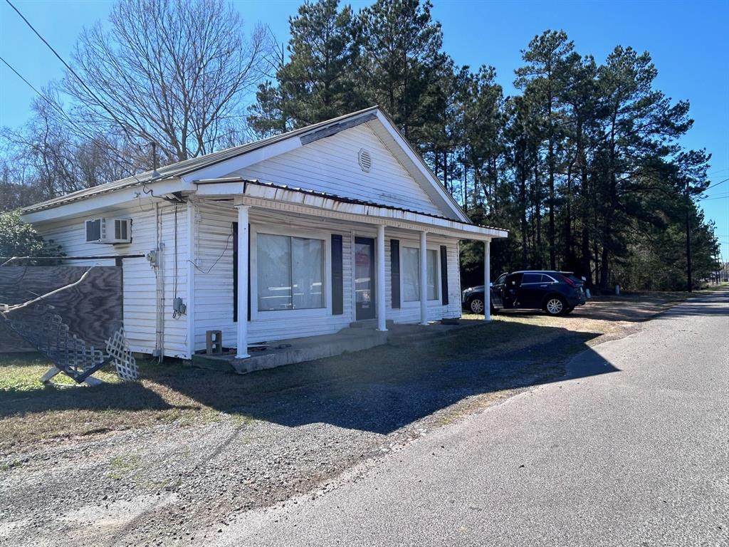 11709 Hwy 84 - Photo 1