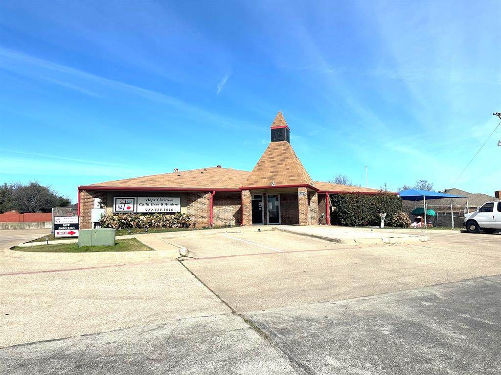 2210 Kelly Boulevard - Photo 1
