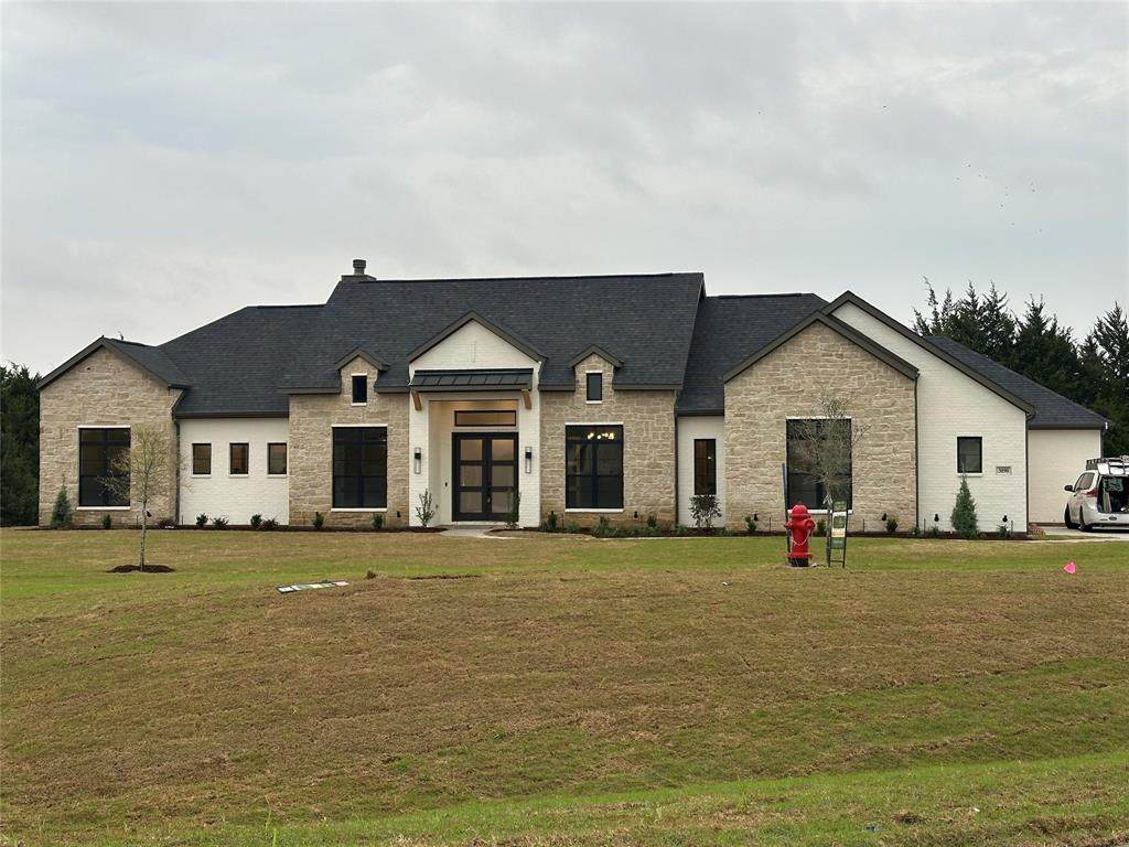 3090 Glen Oaks Drive - Photo 1
