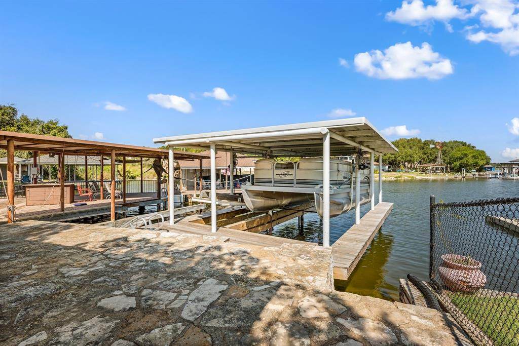 5221 River Ridge Street - Photo 1