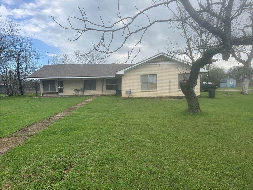 733 Foster Street - Photo 1