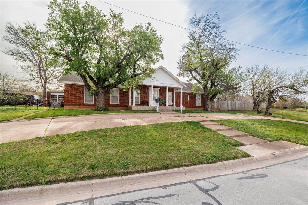 933 Washington Boulevard - Photo 1