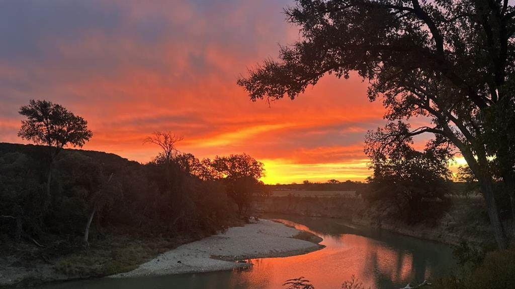 220 County Road 3310 - Photo 1