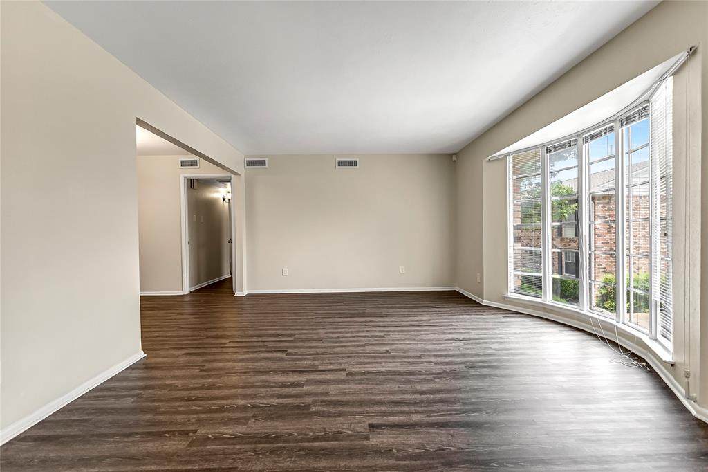 5835 University Boulevard - Photo 1