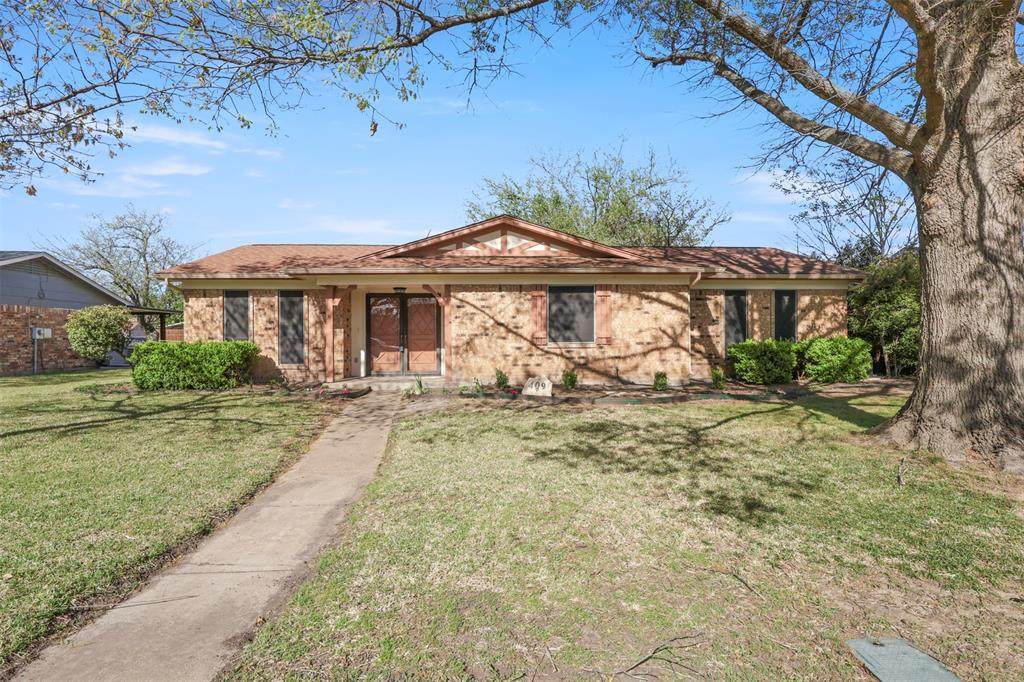 409 Colonial Drive - Photo 1