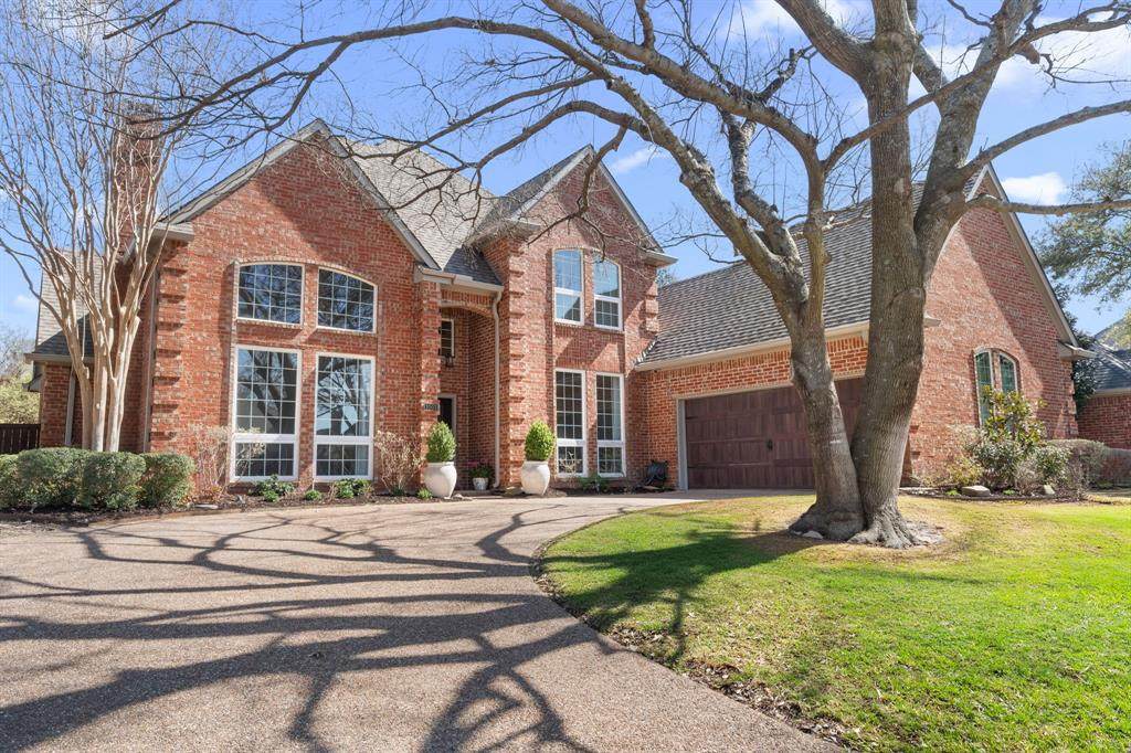 1003 Lakewood Drive - Photo 1
