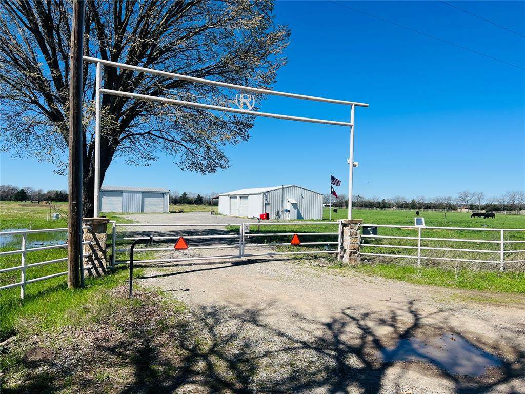 880 County Road 4210 - Photo 1