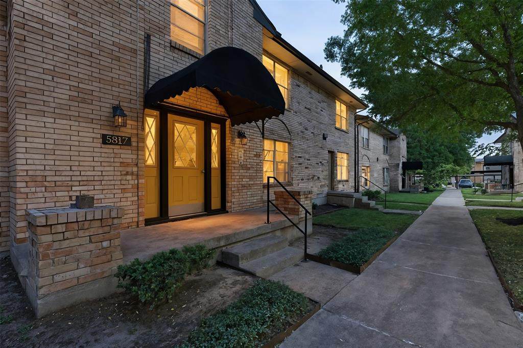 5817 Sandhurst Lane - Photo 1